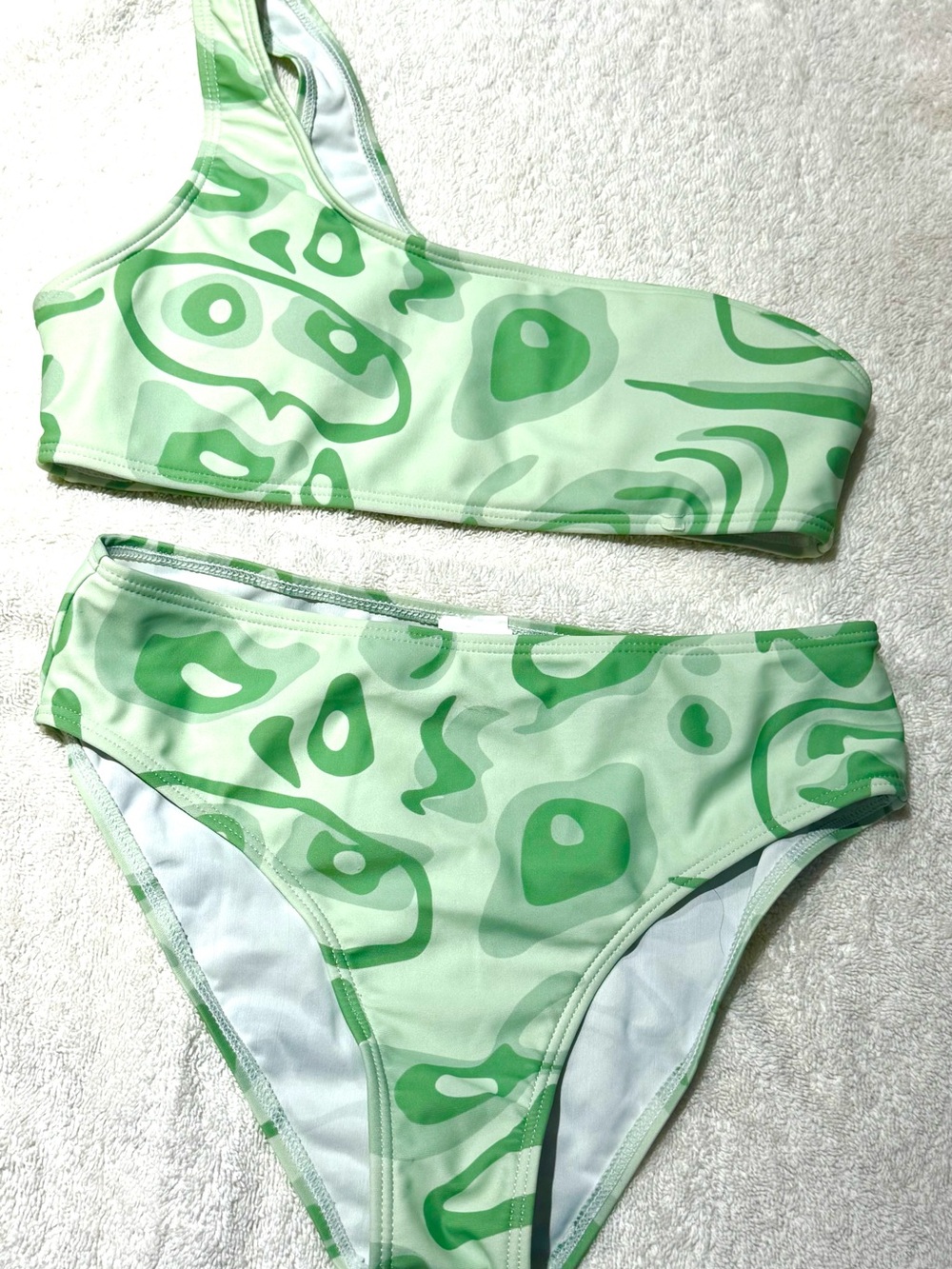 SHEIN Green Patterned One-Shoulder Kids Bikini